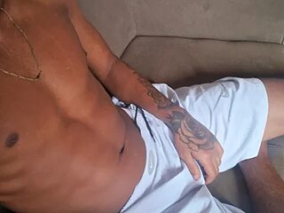 Magrinhodelicia011 live webcam thumbnail