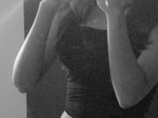 Malaika_Aroraa live webcam thumbnail