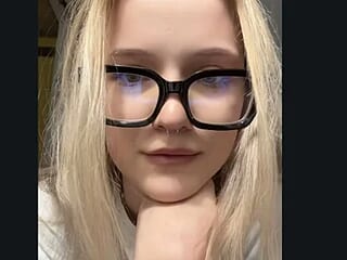 MandiKnife live webcam thumbnail