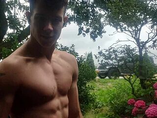 Maniu1193 live webcam thumbnail