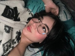 Manuela_Li live webcam thumbnail