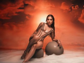 MarianneLane live webcam thumbnail