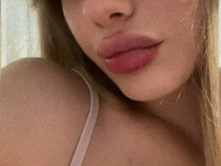 MarielleAdrien live webcam thumbnail