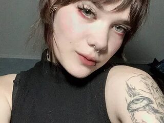 Marika_Degas live webcam thumbnail