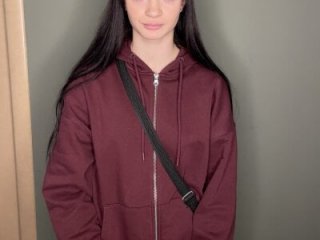 MarishaChe live webcam thumbnail