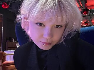 MarjoryHowlingwolf live webcam thumbnail