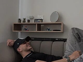 MarkAiken live webcam thumbnail