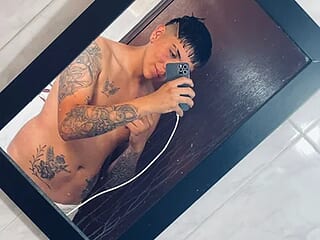 Master_Anrio_slave_thina live webcam thumbnail
