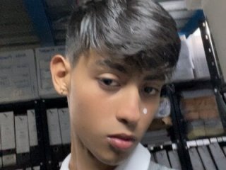 Mauuu18 live webcam thumbnail