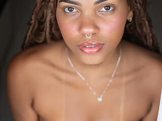 MayBailey live webcam thumbnail