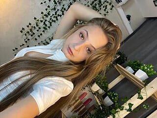 MayVerli live webcam thumbnail