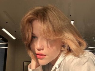 Maya_Rave live webcam thumbnail