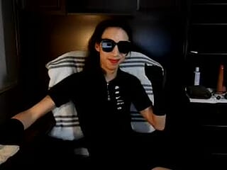 madamewidow live webcam thumbnail
