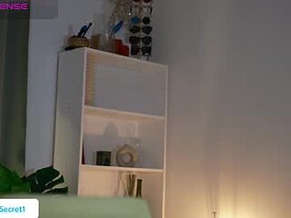 maddi_s_here live webcam thumbnail