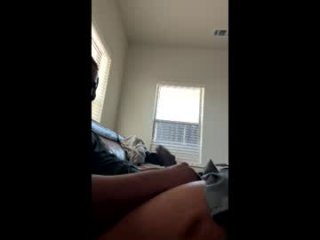 madehersquirt2 live webcam thumbnail