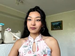 madelinepanagos live webcam thumbnail