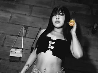 madrlyn_martinez live webcam thumbnail