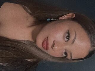madzbailey live webcam thumbnail