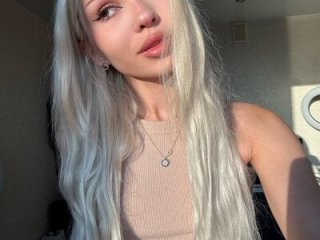 mae_barbiee live webcam thumbnail