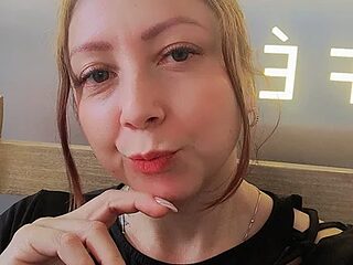 makarenasexyy live webcam thumbnail