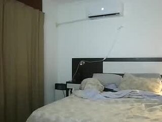 malon81811201 live webcam thumbnail