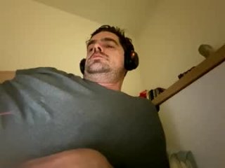 maniac2412 live webcam thumbnail