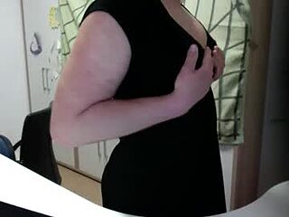 manwomencoming live webcam thumbnail