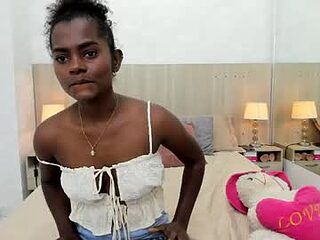 mara_sinclair live webcam thumbnail