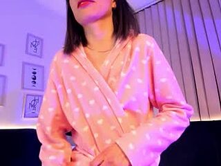 mariana__thompson live webcam thumbnail