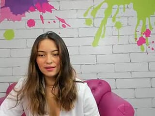 mariannroxy live webcam thumbnail