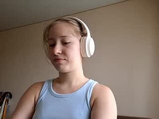 marionpierce live webcam thumbnail