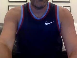 married_bro live webcam thumbnail