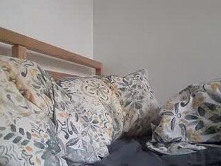 marriedmannextdoor live webcam thumbnail
