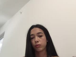 martinabebe live webcam thumbnail