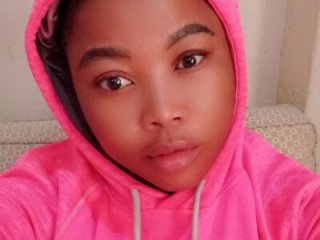 massive_booty25 live webcam thumbnail