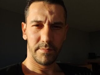 mastercharisma35 live webcam thumbnail