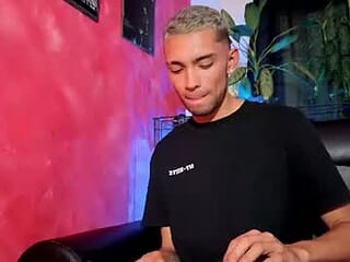 matthewfoxxx live webcam thumbnail