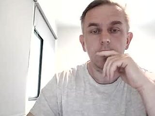 matureontheedge live webcam thumbnail