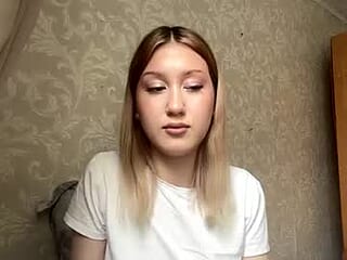 maudiesikes live webcam thumbnail