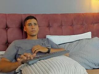 mauro_boy live webcam thumbnail