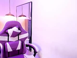 mavis_adams live webcam thumbnail