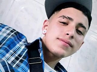 max_cum30 live webcam thumbnail