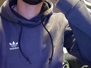 maxxxdickk live webcam thumbnail