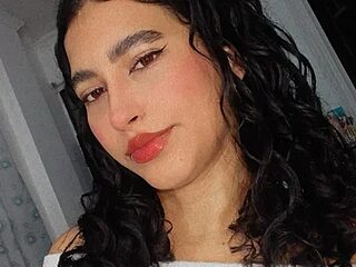 maya_jonnes18 live webcam thumbnail