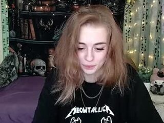 maybe_yours333 live webcam thumbnail