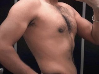 MeekBatgirl live webcam thumbnail