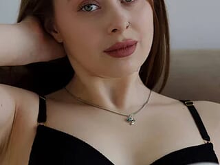 Meg_Ryann live webcam thumbnail