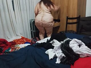 MegaAssMature live webcam thumbnail