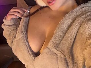 Megan_charles_ live webcam thumbnail