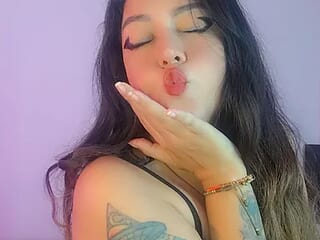 Meganmeow1 live webcam thumbnail
